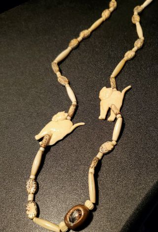 Vtg Antique Carved Ivory Colored Bovine Bone Bead Cat Necklace 30,  inches 3