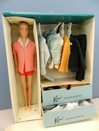Ufdc 147 - 2021 Ken Doll,  Case And Clothes