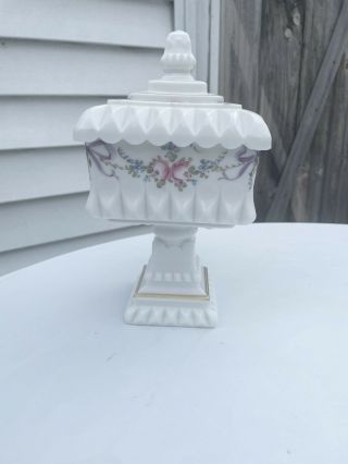 Vintage WESTMORELAND MILK GLASS Compote Pedestal CANDY DISH & LID Floral Bows 3