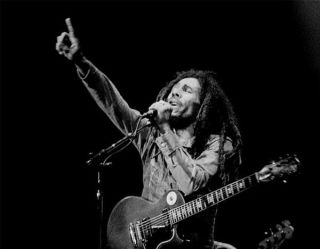 Bob Marley Unsigned Photograph - L3918 - In 1978 - Image