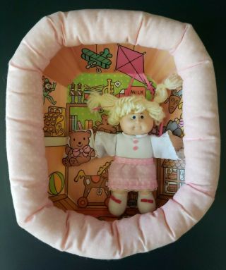 Coleco 1983 Cabbage Patch Pin - Up Blonde Doll 3934 In Toy - Store,  5 " Doll & Frame
