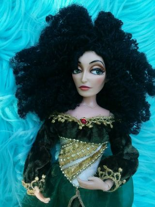 Disney Store Tangled Rapunzel Mother Gothel 12 " Doll Villain Rare Retired Wicked