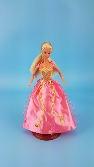 Mattel 90s Mackie Face Barbie Neon Green Earrings,  Birthday Party Barbie Dress 2