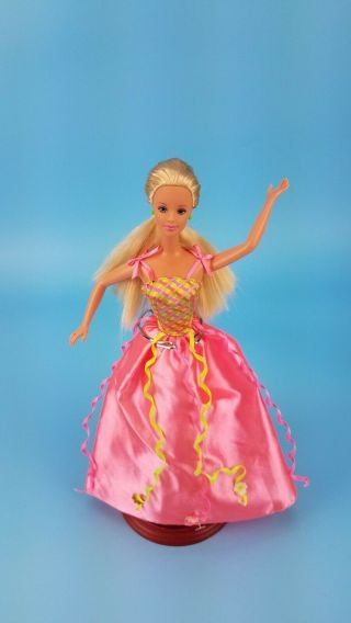 Mattel 90s Mackie Face Barbie Neon Green Earrings,  Birthday Party Barbie Dress 3