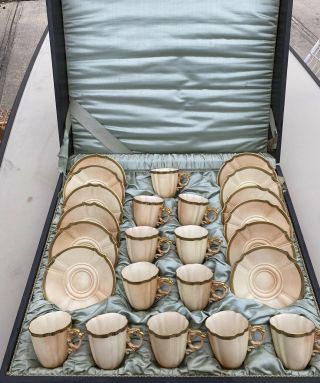 Royal Worcester 12 Tea Cup Saucer Set In Silk Box Blush Ivory