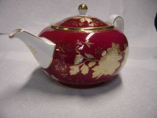 Wedgwood Tonquin Ruby Teapot 3