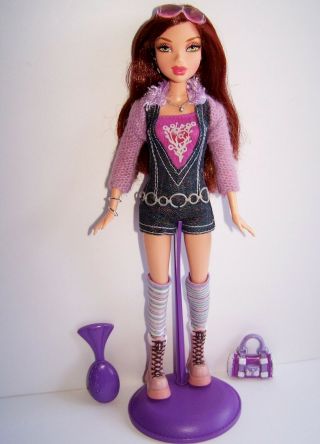 Barbie My Scene Un - Fur - Gettable Chelsea Doll W Purple Doll Stand