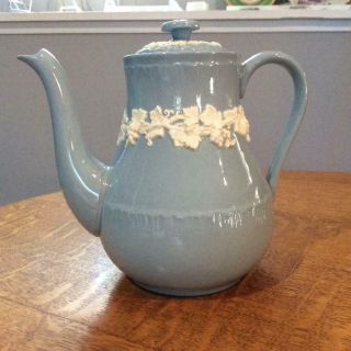 Wedgwood Embossed Queensware cream on lavender shell edge coffee pot 3