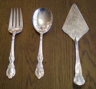 Vintage Silverplate Wm Rogers Mfg.  Co.  Extra Plate - Serving Set