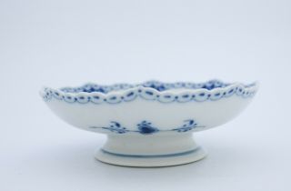 Bowl 511 - Blue Fluted - Royal Copenhagen - Half Lace - 2nd Quality