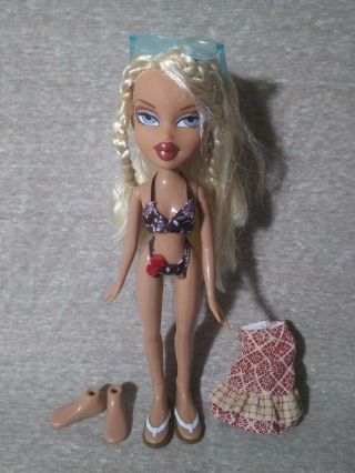 Bratz Doll,  Hot Summer Dayz Cloe,  Bikini,  Skirt,  Sunglasses,  Flip Flops,  Feet