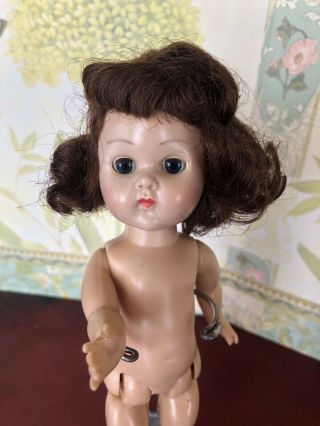 Bent knee walker Ginny Vogue Doll 1957 Brunette Blue eyes 2
