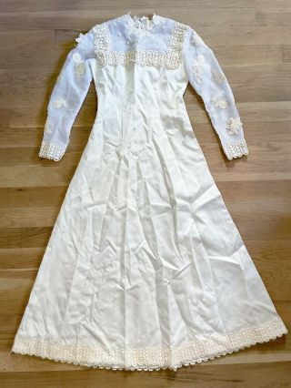 Vintage 1960s Wedding Dress Applique Long Sleeves High Neck Medium