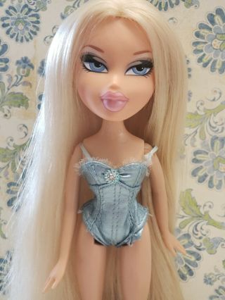 Bratz Spring Break Cloe Doll In Bathing Suit And Boots