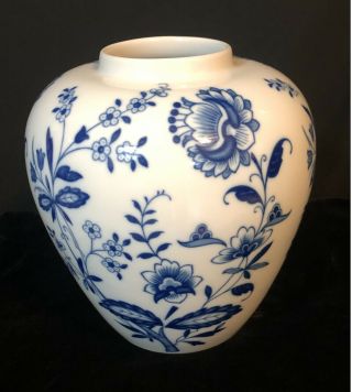 Vista Alegre Mottahedeh Portugal Blue White Floral Large Cache Vase Urn 8 3/4 "
