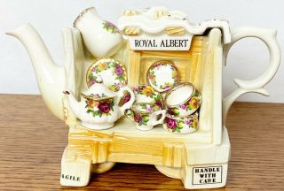 Rare ‘96 Royal Albert Old Country Roses Cardew 4”x5.  5” England Teapot W/ Lid