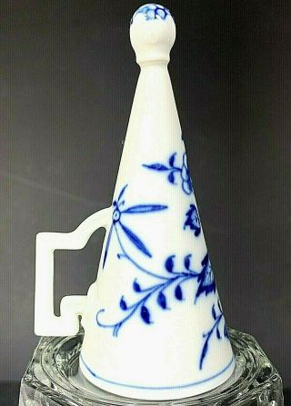 Vintage Meissen Blue Onion Porcelain Candle Snuffer Crossed Swords Mark 3.  75 " T