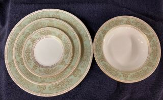 Wedgewood Columbia Gold Sage Green Place Setting