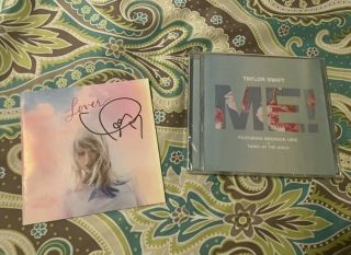 Taylor Swift - Lover Signed Cd Booklet (includes Me Cd)
