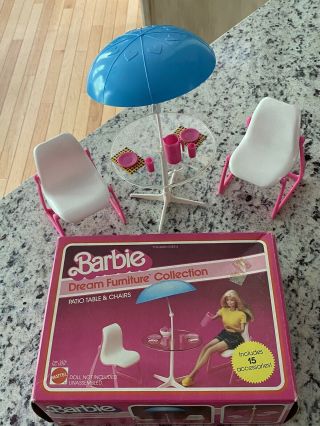 Barbie Vintage Dream House Pink Patio Table Chairs Umbrella Furniture 1479 Box 2