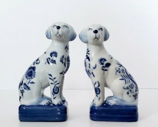 WONG LEE 1895 PORCELAIN BLUE WHITE FLORAL MANTLE BOOKEND DOG STATUES 8 