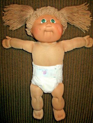 Vintage 1985 Cabbage Patch Kids Girl Doll By Coleco.