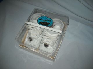 Vintage SNUGGLETIME Leather Baby Shoes/ Size 2/ Bells/ In 3