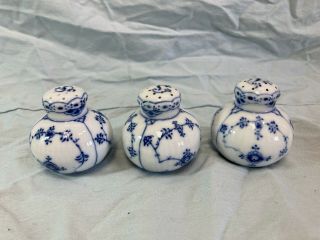 Vintage Royal Copenhagen Blue Fluted Plain salt shakers 3