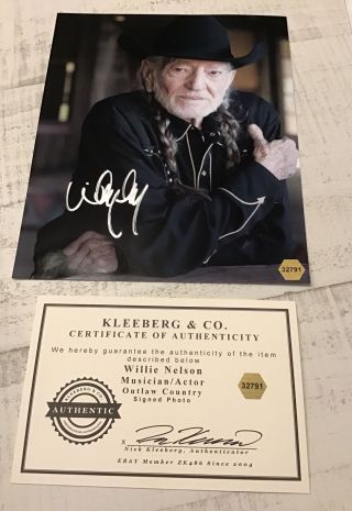 Autograph Willie Nelson 8x10 Western Showcase In Black Classic