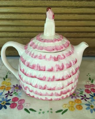 Very Pretty Vintage Teapot Sadler England Crinoline Woman Ye Daintee Ladyee 2