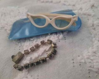 Vintage Jill Jan Vogue White Sunglasses Case And Diamond Necklace