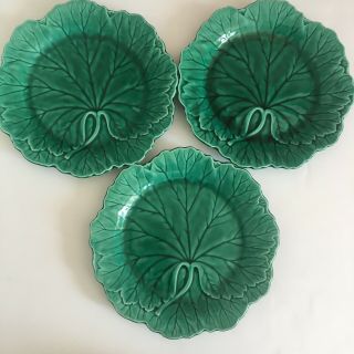 Fine Set Of 3 Wedgwood Of Etruria & Barlaston Majolica Green Leaf Plates D 8”