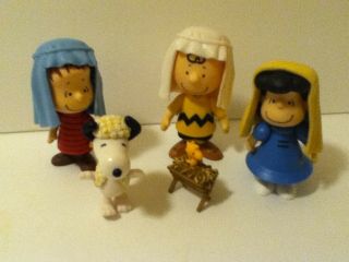 Vintage 2012 Peanuts Charlie Brown Christmas Nativity Pagent Mini Figures