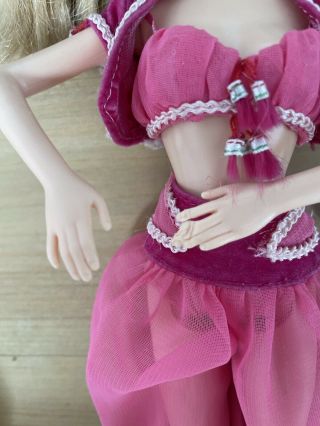 2000 Mattel I Dream of Jeannie Barbie Doll Barbara Eden. 3