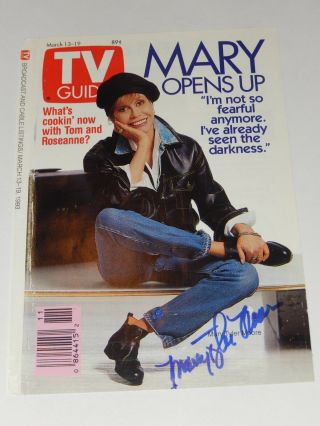 Mary Tyler Moore Autographed TV Guide Cover March 1993 2