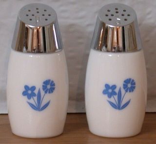 Vintage Westinghouse Gemco Milk Glass W Blue Delft Flower Salt & Pepper Shakers