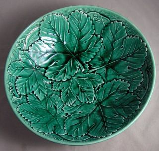 Vintage Wedgewood & Barlaston Etruria Majolica Green Leaf 10 3/4 " Serving Bowl