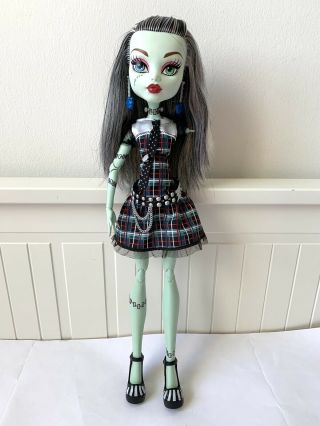 Frankie Stein Frightfully Tall Monster High 18 Inch Doll Mattel - Missing Arm