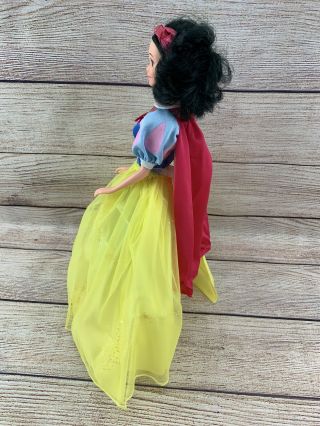Vintage 1992 Walt Disney ' s Snow White Doll Mattel Complete 3