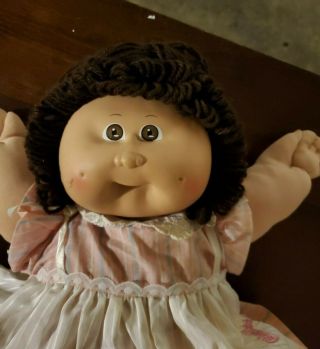 1986 Vintage Coleco Cabbage Patch Kid.  Brown Eyes.  Brown Hair.  Clothing