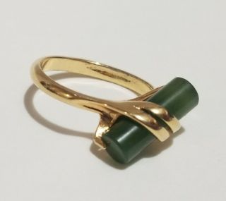Vintage Avon " Captured Jade " Gold Tone Ring W/jade Bar - Sz 6