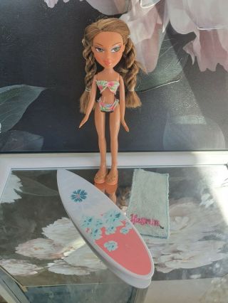 Bratz Doll Hot Summer Dayz Yasmin Buyer Robin