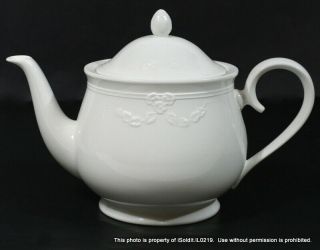 Villeroy & Boch Fiori Weiss Teapot & Lid Mettlach White Bone China W.  Germany