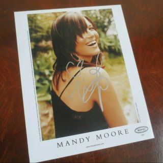 2003 Epic Records Mandy Moore Signed 8x10 Publicity Photo Autographed This Is Us