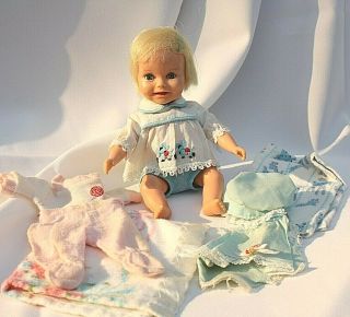 Vintage 1964 Suzy Cute Tiny 6.  5 " Baby Doll Drinks Pees Deluxe Reading Corp & 3