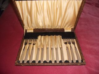 Vintage Boxed Stainlessnickel Fish Eater Set For 6 Persons Scroll Engraved Blade