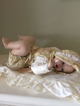 Ashton Drake Lisa By Yolanda Bello 12 " Porcelain Doll Picture Perfect Babies Le