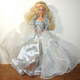 1992 Happy Holidays Barbie Doll Blonde Hair Silver Dress Mattel 1429