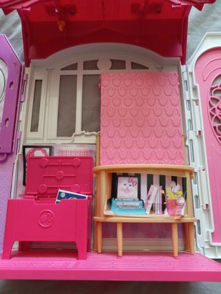 Barbie 2014 Mattel Barbie Glam Getaway Fold N’ Go House - mostly complete 3