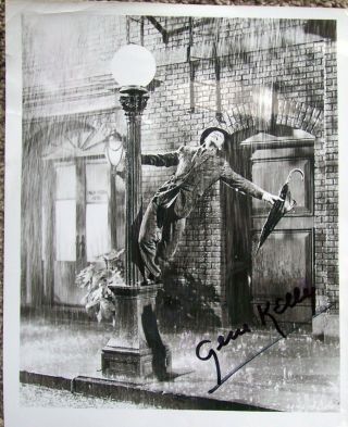 Gene Kelly " Singing In The Rain " Autograph Photo